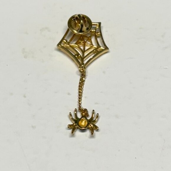 VINTAGE Gold Spider Web Brooch/Pin with Hanging Spider - Picture 2 of 3